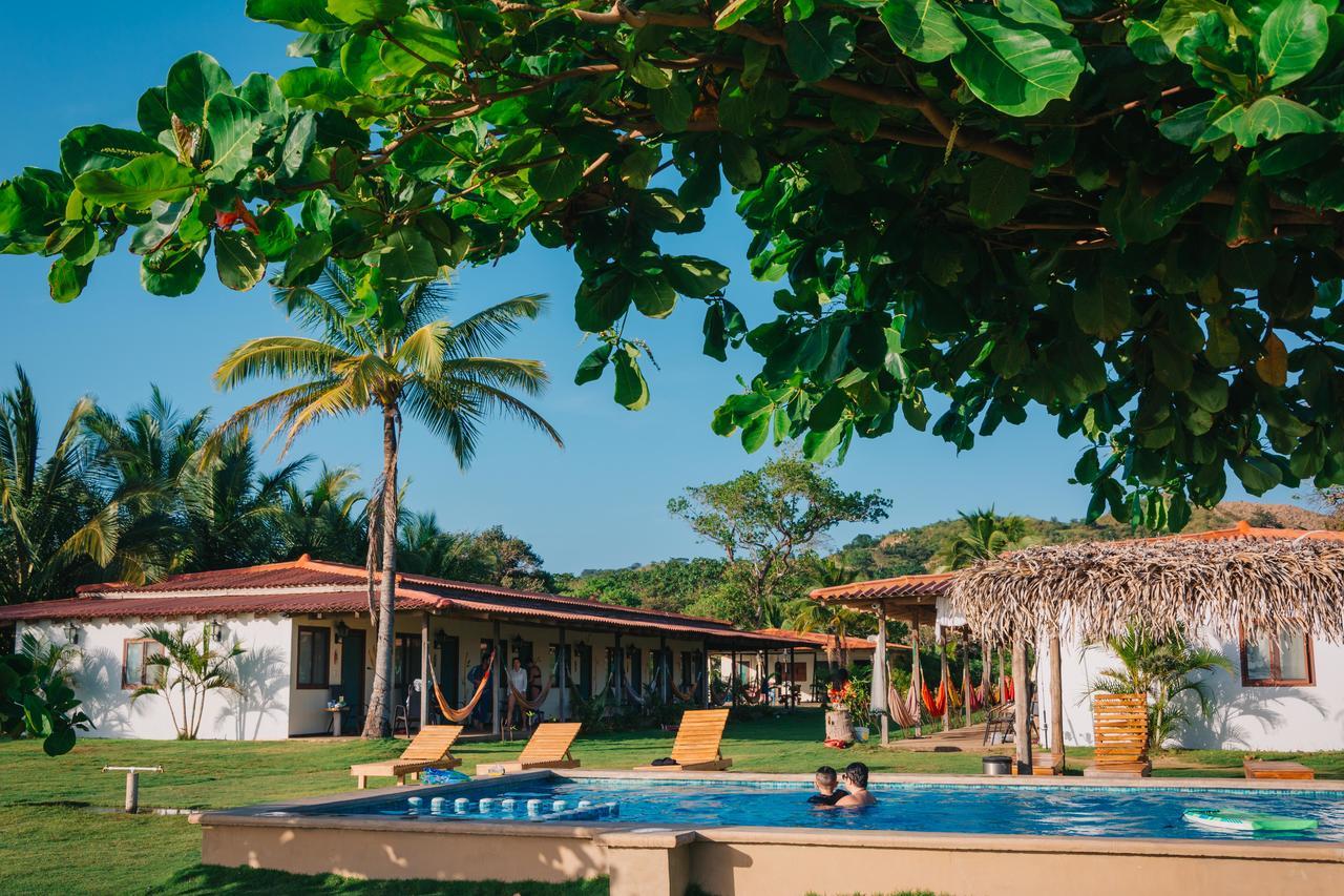 Beach Break Hotel & Surf Camp De プラヤ・ベナオ エクステリア 写真